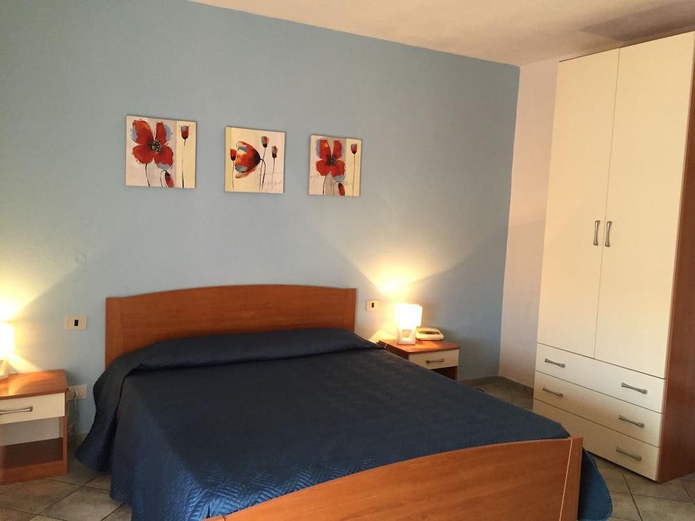 Hotel Sandalion Санта Тереза Галура Екстериор снимка